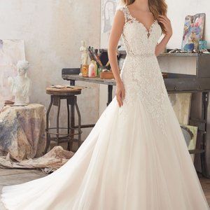 Mori Lee Wedding Gown 8117 Size 10